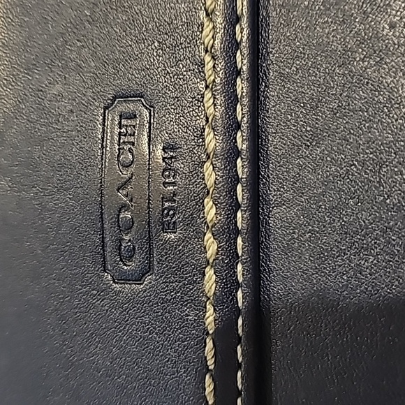 Coach navy blue leather wallet clasp closure multiple car slots - Picture 4 of 11
